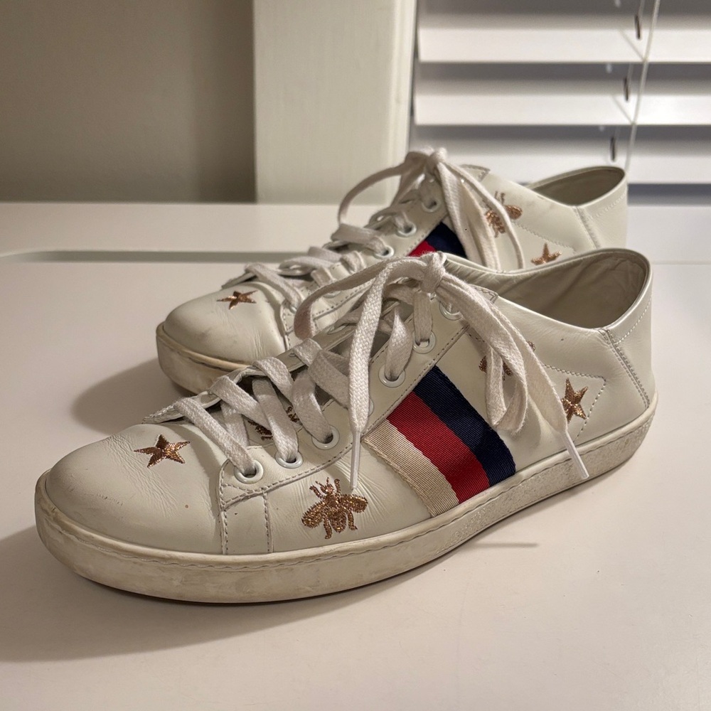 Gucci White Sneakers with Red and Blue Stripe and Embroidered Bees